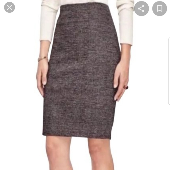 Banana Republic Dresses & Skirts - Banana Republic Back Zip Wool Blend Pencil Skirt.